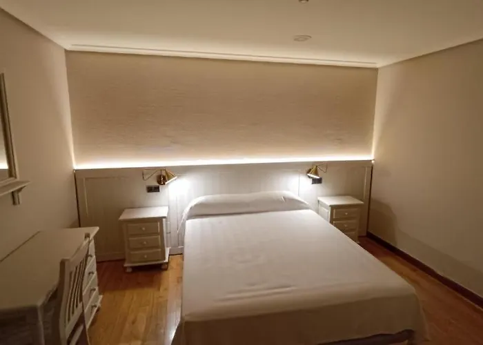 Casa Elisa Monegro. 3*